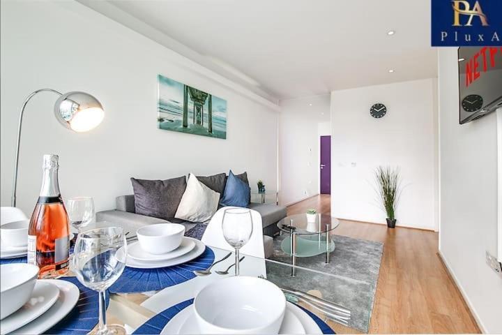 Pluxa Azure Cubic - Azure Cityview, Corporate Stays Welcome Birmingham Extérieur photo