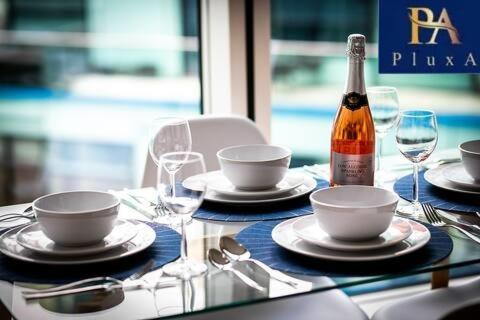 Pluxa Azure Cubic - Azure Cityview, Corporate Stays Welcome Birmingham Extérieur photo