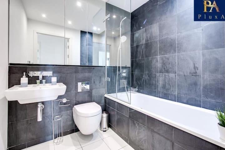 Pluxa Azure Cubic - Azure Cityview, Corporate Stays Welcome Birmingham Extérieur photo